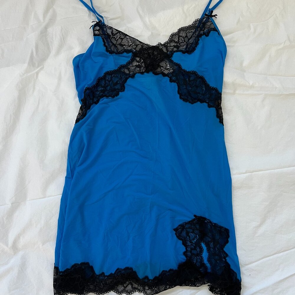 NWT Victoria's Secret Blue & Black Lace Camisole